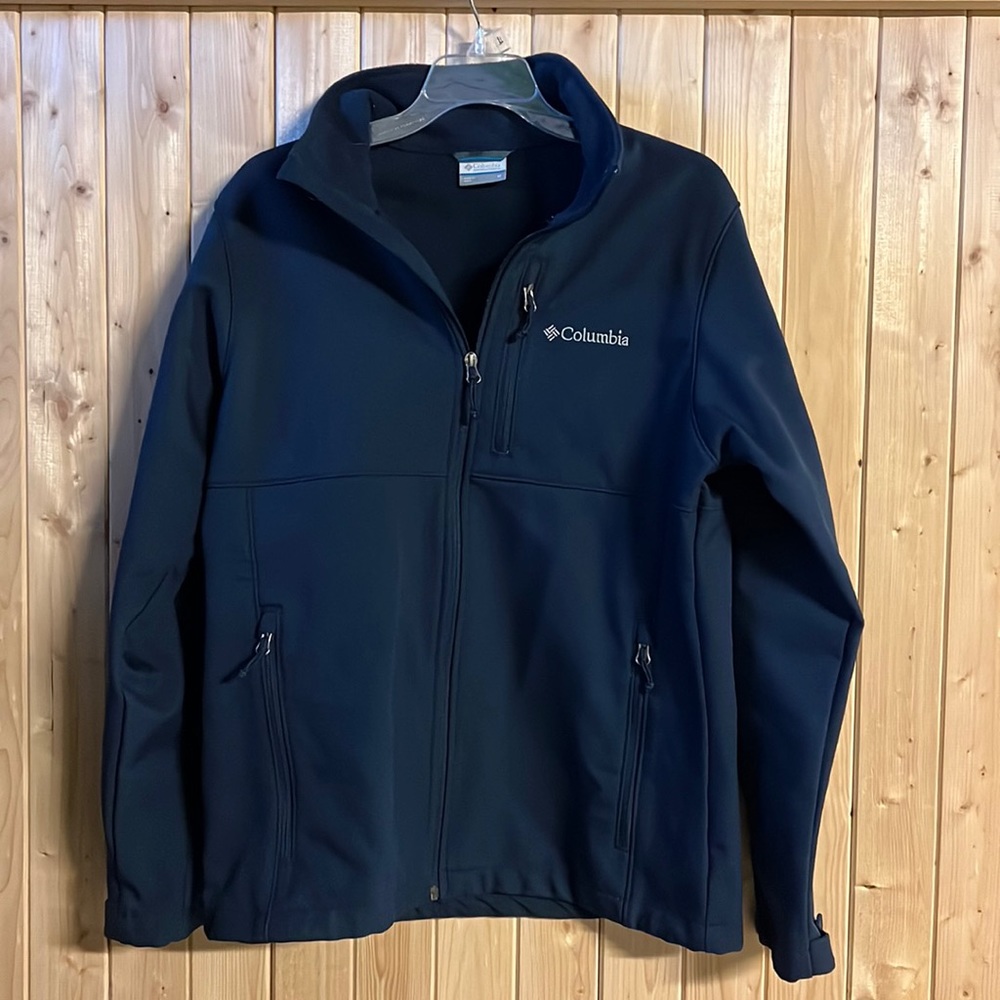 Men’s Columbia soft shell jacket